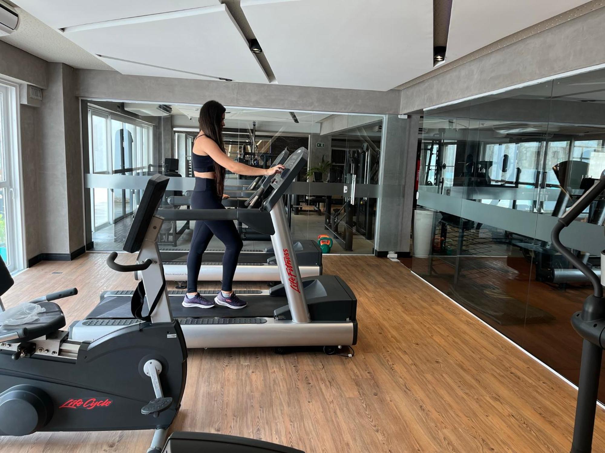 Vidam Hotel Aracaju - Transamerica Collection Eksteriør billede A woman on a treadmill
