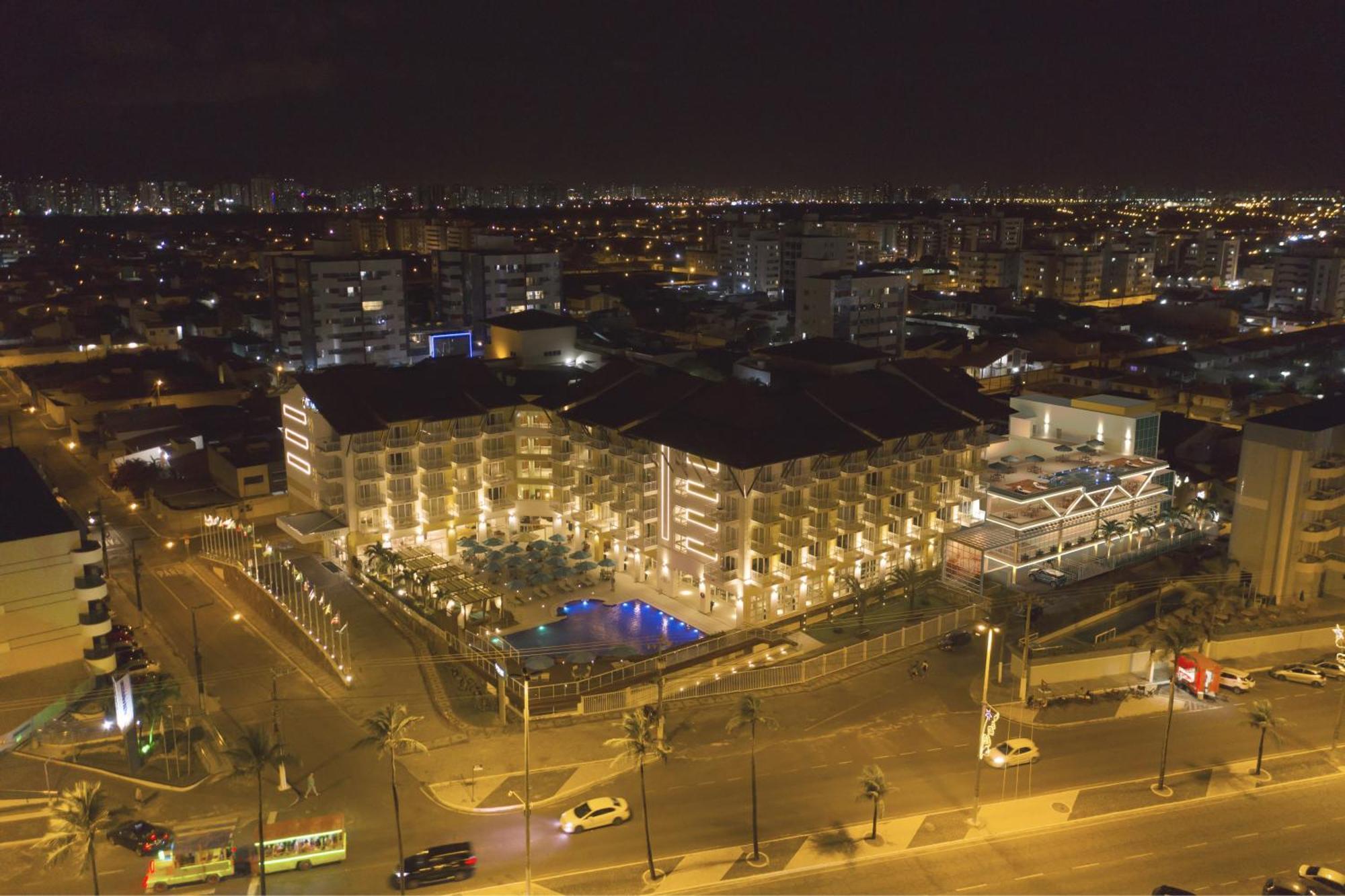 Vidam Hotel Aracaju - Transamerica Collection Eksteriør billede The square at night